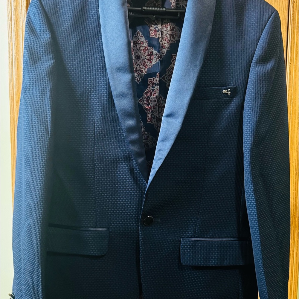 Elegant Navy Blazer by [Brand]